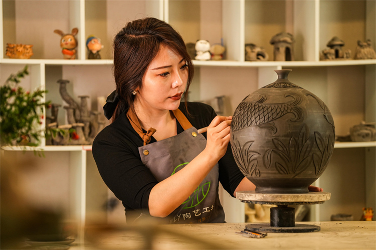 第22期汝瓷刻花技艺