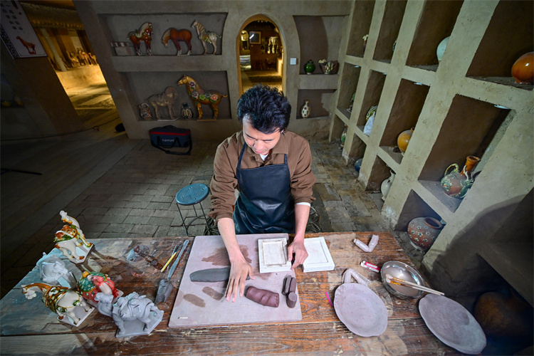 第11期彩色釉陶烧制