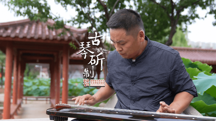 《蒋度飞：斫制古琴 “乐”人“乐”己》