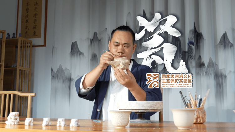 《张运雷：巧手唤醒古青瓷》